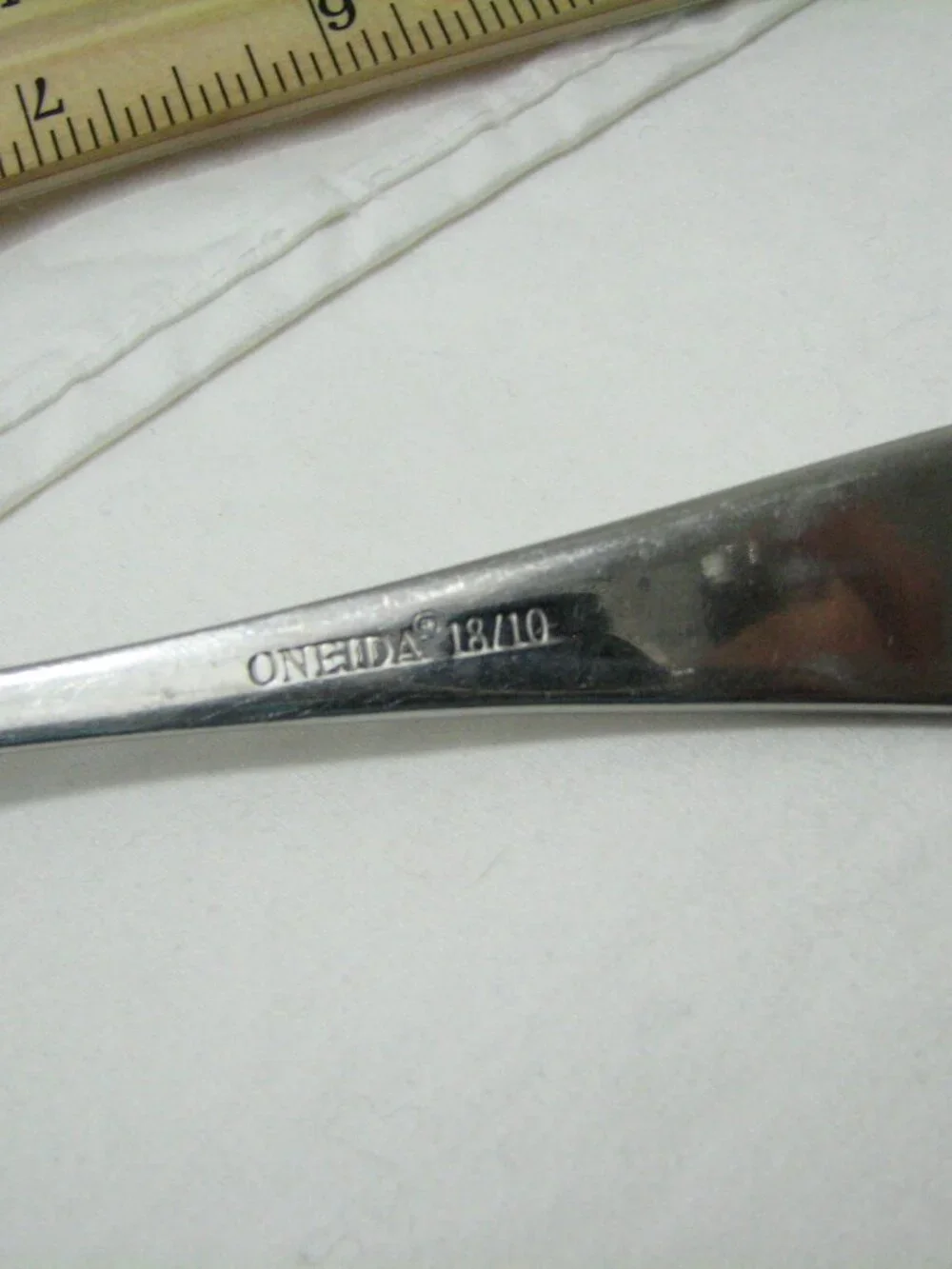ONEIDA 18/10 GARNET PATTERN Place/Oval Soup Spoon 7 INCH